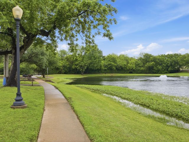 1089 Cove Hollow Drive, Cedar Hill, TX 75104