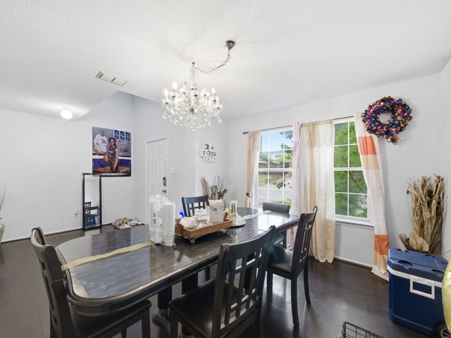 1089 Cove Hollow Drive, Cedar Hill, TX 75104