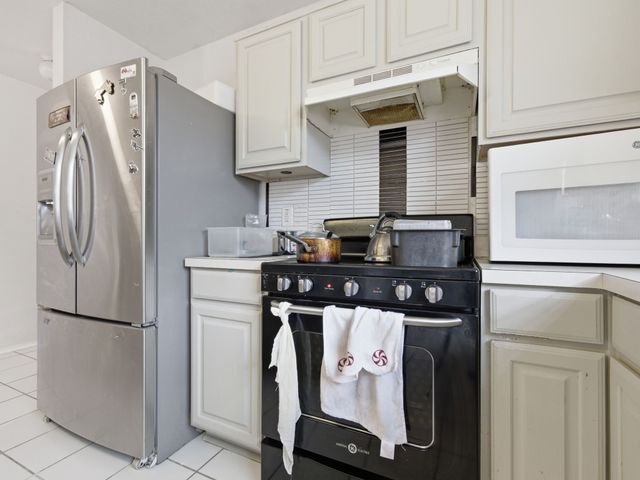 1089 Cove Hollow Drive, Cedar Hill, TX 75104