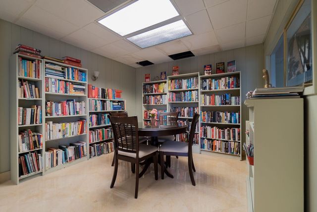 5600 N Flagler Drive 2201, West Palm Beach, FL 33407