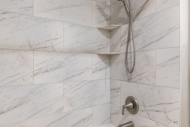 475 Amherst Avenue, Des Plaines, IL 60016