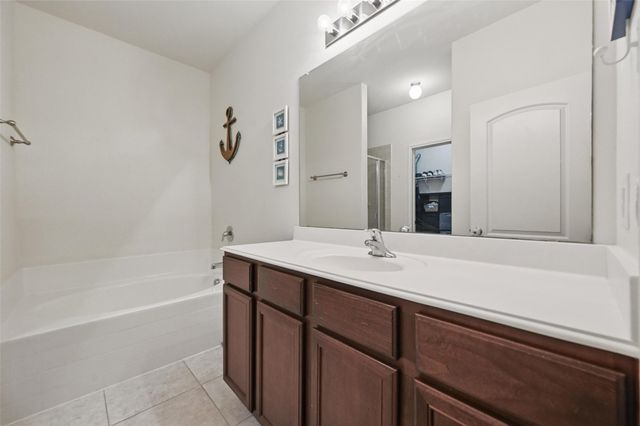 100 Kennedy Drive, Venus, TX 76084