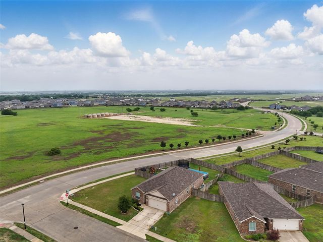 100 Kennedy Drive, Venus, TX 76084