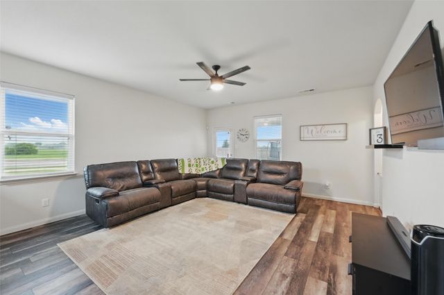 100 Kennedy Drive, Venus, TX 76084
