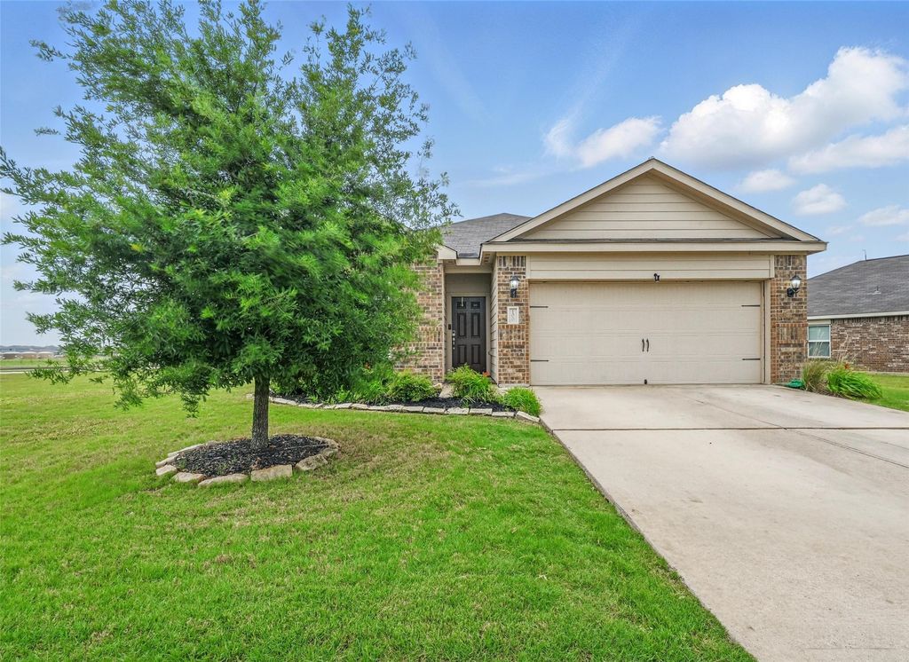 100 Kennedy Drive, Venus, TX 76084