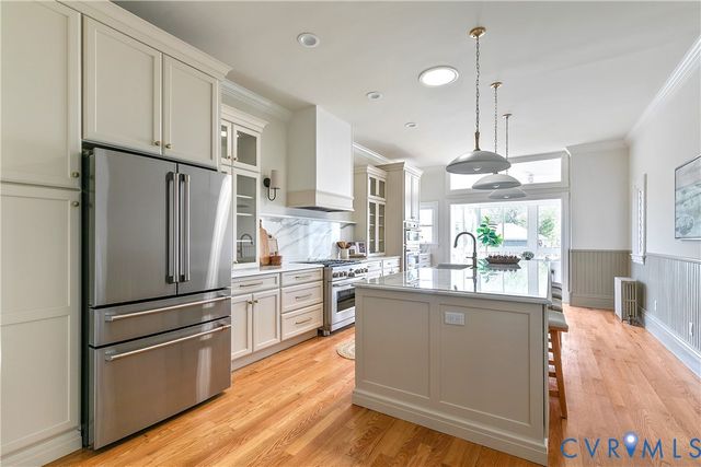 210 N 32nd St, Richmond, VA 23223