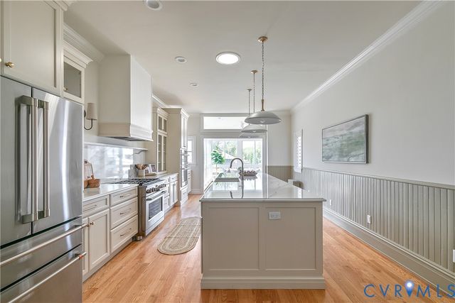 210 N 32nd St, Richmond, VA 23223