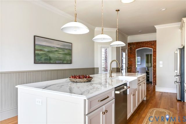 210 N 32nd St, Richmond, VA 23223