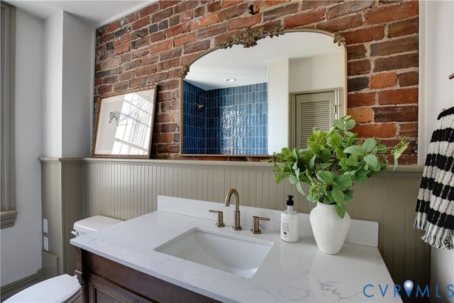 210 N 32nd St, Richmond, VA 23223