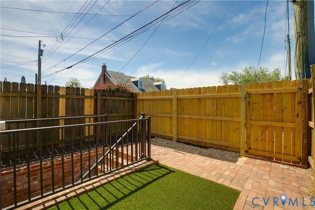 210 N 32nd St, Richmond, VA 23223