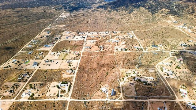 5445 Snow Line, Phelan, CA 92371