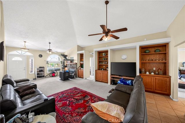 5445 Snow Line, Phelan, CA 92371