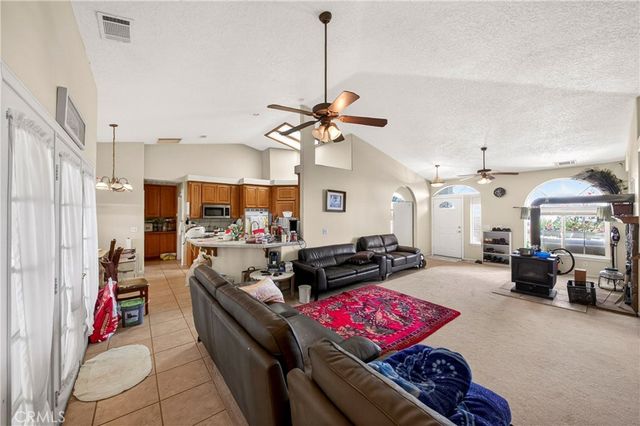 5445 Snow Line, Phelan, CA 92371