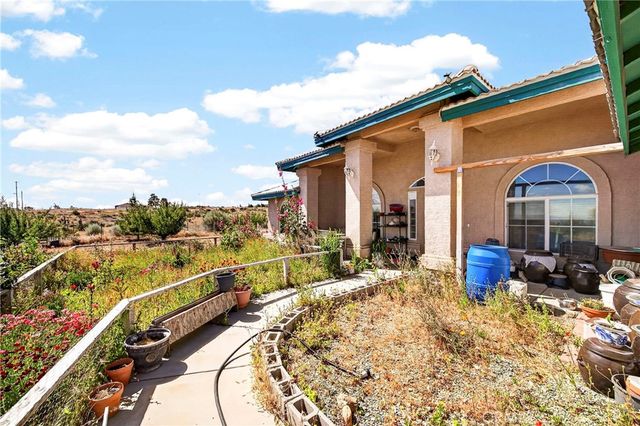 5445 Snow Line, Phelan, CA 92371