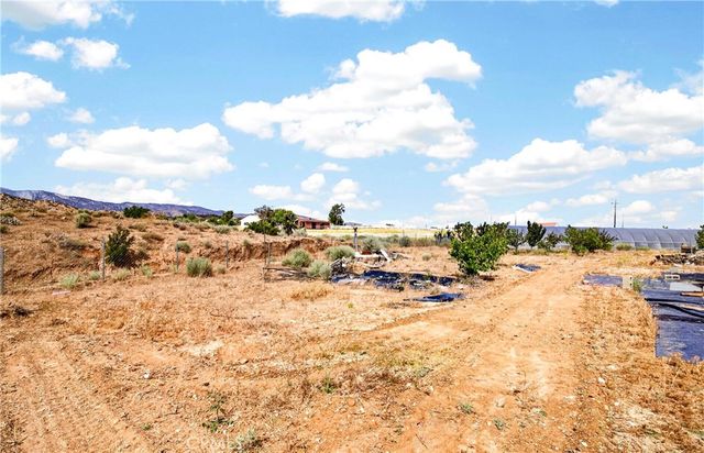 5445 Snow Line, Phelan, CA 92371