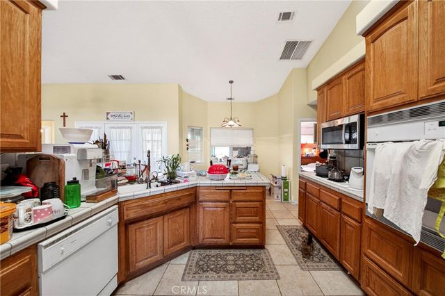 5445 Snow Line, Phelan, CA 92371