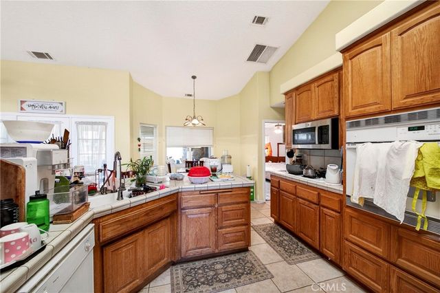 5445 Snow Line, Phelan, CA 92371