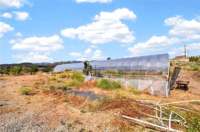 5445 Snow Line, Phelan, CA 92371