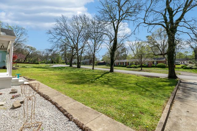 920 Hillcrest Ave, Columbia, TN 38401