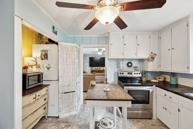 920 Hillcrest Ave, Columbia, TN 38401