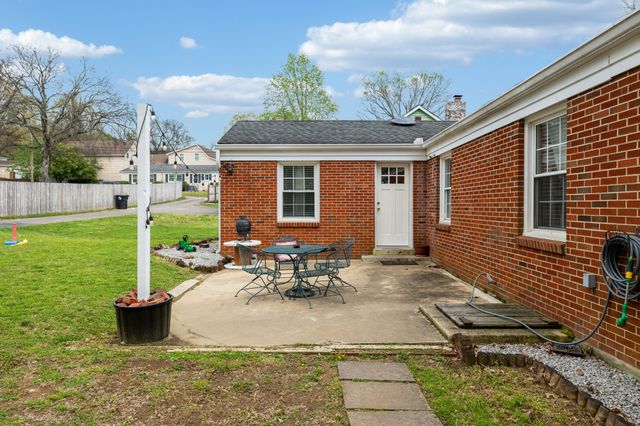 920 Hillcrest Ave, Columbia, TN 38401