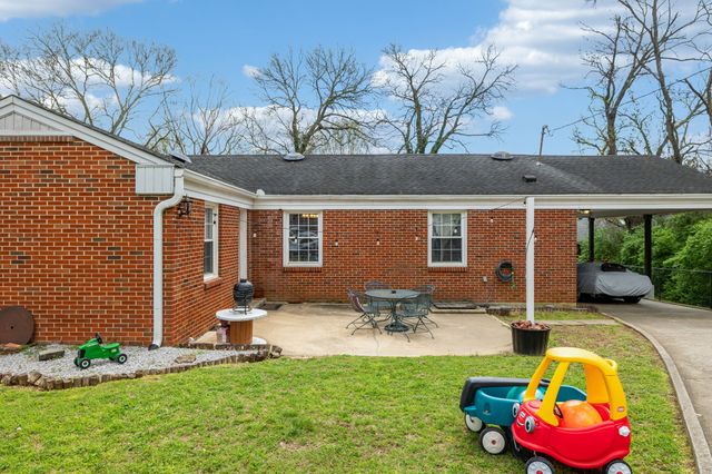 920 Hillcrest Ave, Columbia, TN 38401