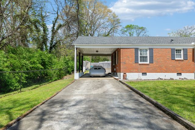 920 Hillcrest Ave, Columbia, TN 38401