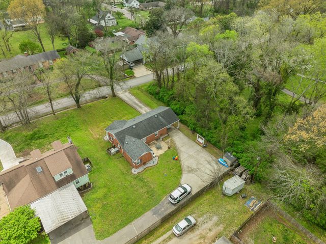 920 Hillcrest Ave, Columbia, TN 38401