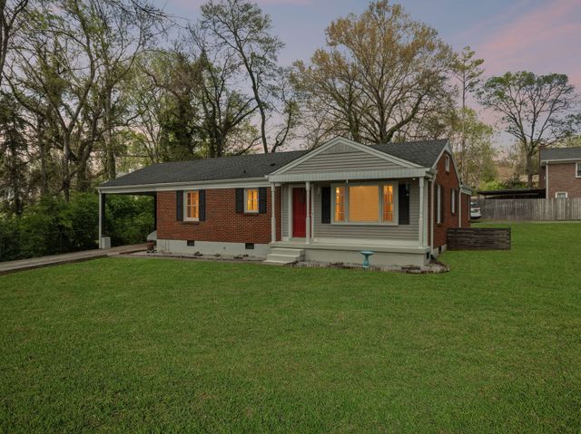 920 Hillcrest Ave, Columbia, TN 38401