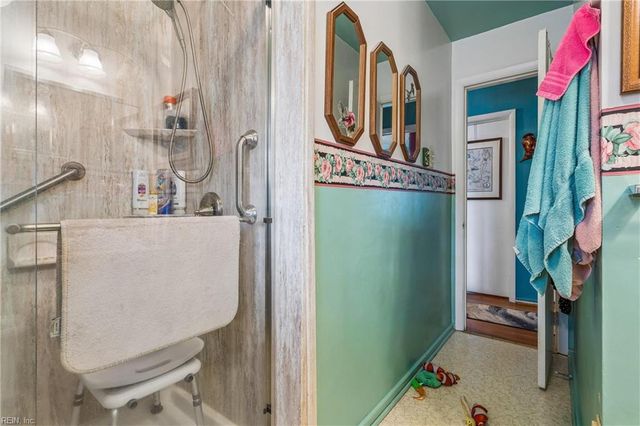 621 Spruce RD, Newport News, VA 23601