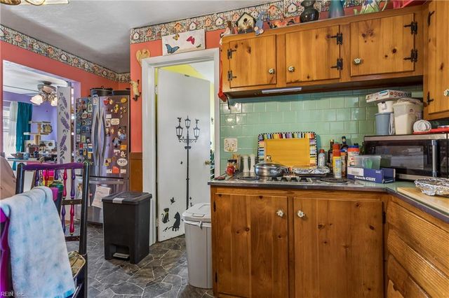 621 Spruce RD, Newport News, VA 23601