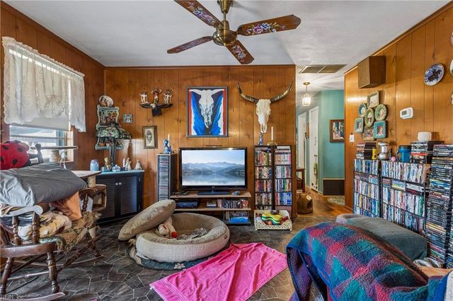 621 Spruce RD, Newport News, VA 23601