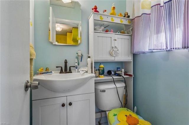 621 Spruce RD, Newport News, VA 23601