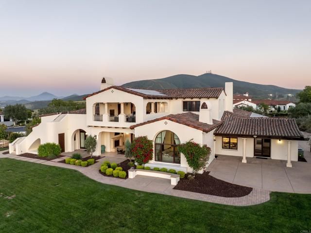 8136 Entrada de Luz, San Diego, CA 92127