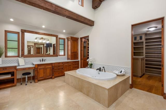 8136 Entrada de Luz, San Diego, CA 92127