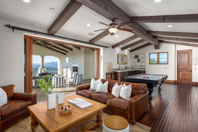 8136 Entrada de Luz, San Diego, CA 92127