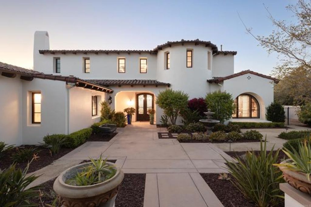 8136 Entrada de Luz, San Diego, CA 92127