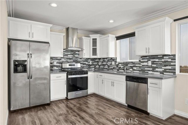 4812 Saturn Street, Los Angeles, CA 90019