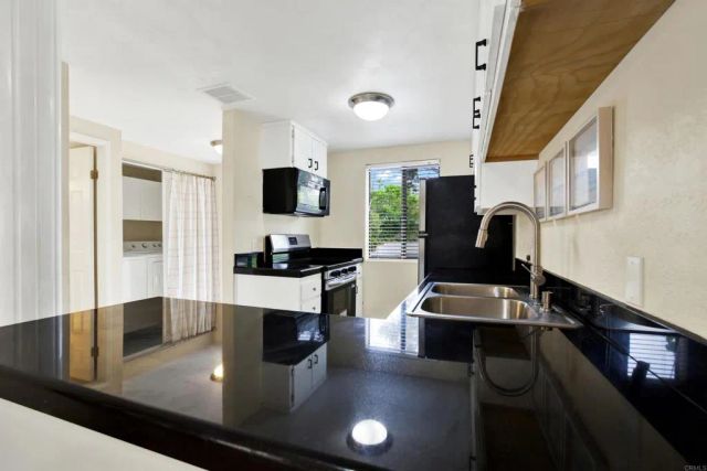 2383 Altisma Way D, Carlsbad, CA 92010