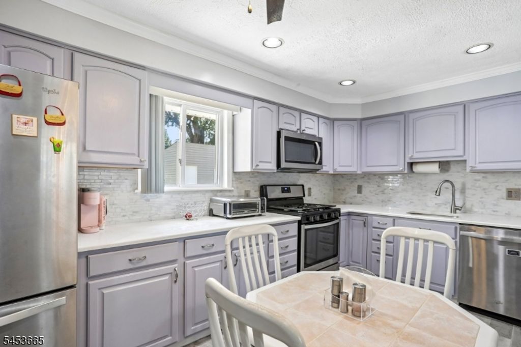 10 Independence Dr, Roselle Boro, NJ 07203 — photo 3
