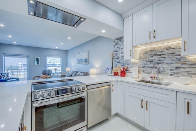 3230 S OCEAN Boulevard E609, Palm Beach, FL 33480