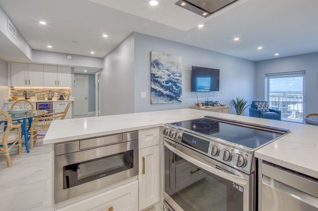 3230 S OCEAN Boulevard E609, Palm Beach, FL 33480