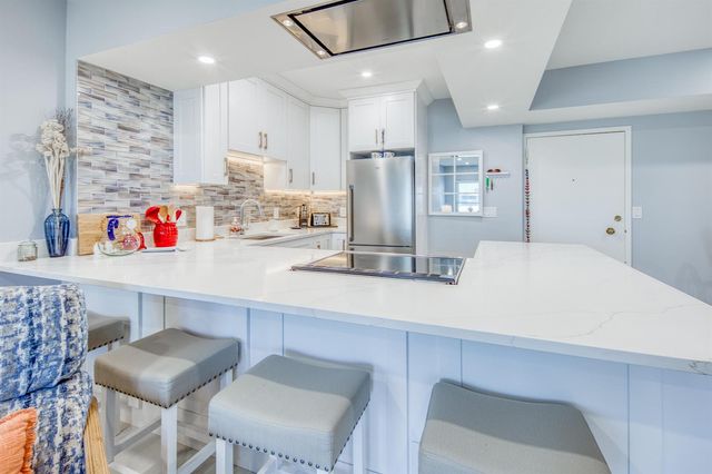 3230 S OCEAN Boulevard E609, Palm Beach, FL 33480