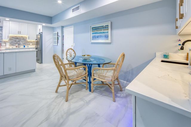 3230 S OCEAN Boulevard E609, Palm Beach, FL 33480
