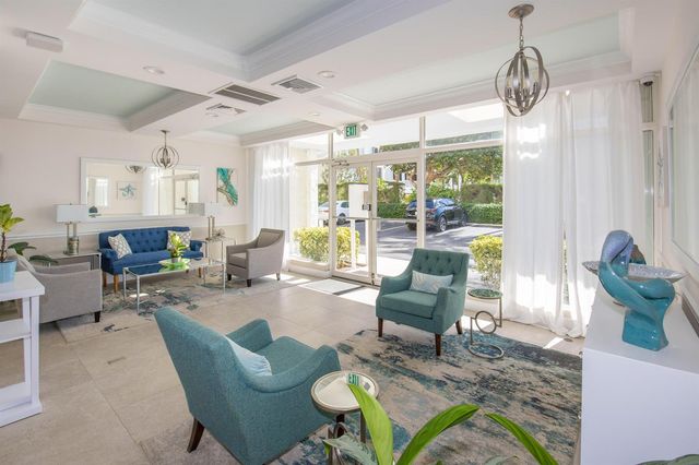 3230 S OCEAN Boulevard E609, Palm Beach, FL 33480