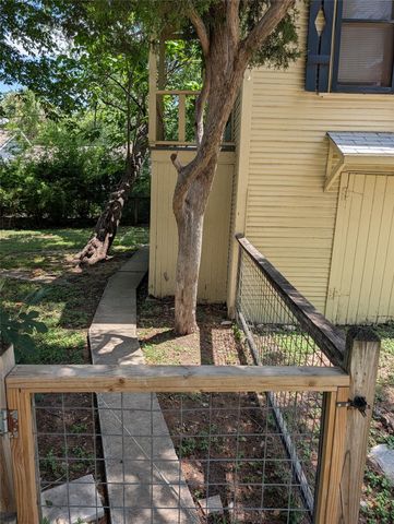 304 E 42nd ST, Austin, TX 78751