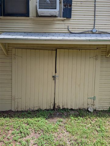 304 E 42nd ST, Austin, TX 78751