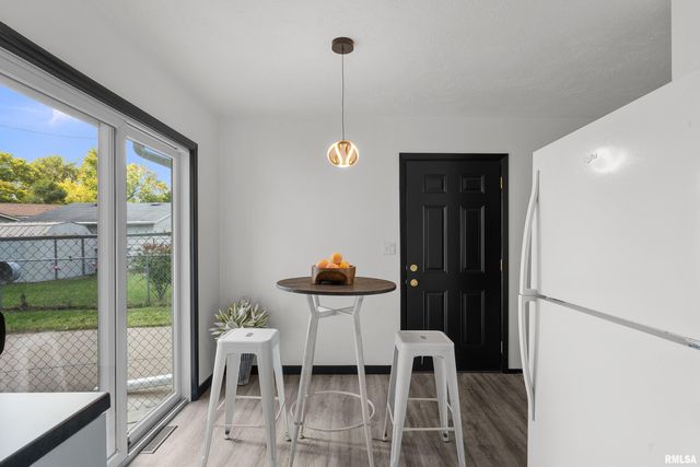 1101 HAWTHORNE Drive, Bettendorf, IA 52722