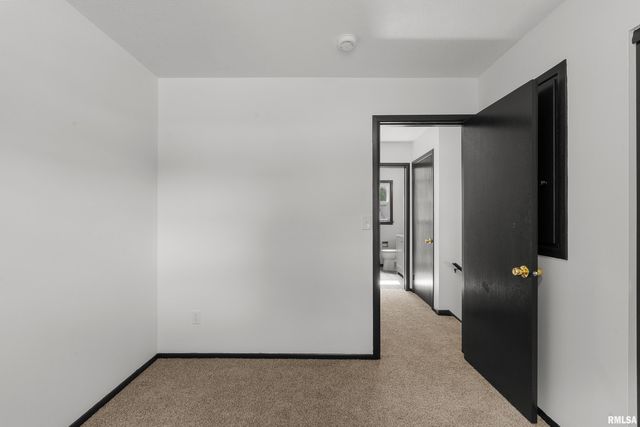 1101 HAWTHORNE Drive, Bettendorf, IA 52722