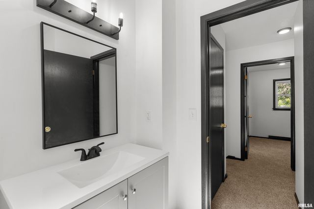 1101 HAWTHORNE Drive, Bettendorf, IA 52722